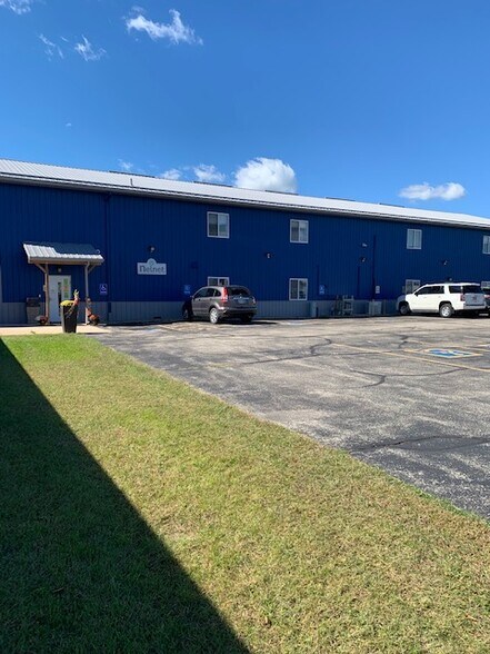 Office/Warehouse Property portfolio of 4 properties for sale on LoopNet.ca - Building Photo - Image 2 of 32