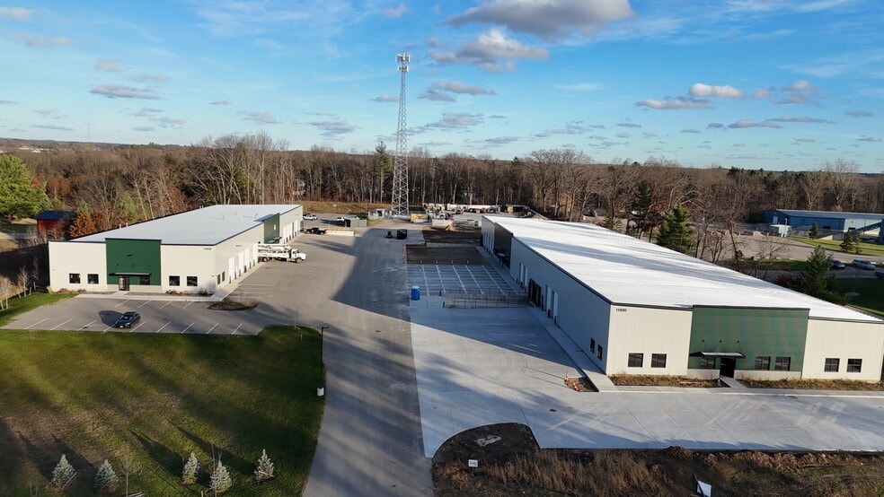 11810 White Creek Ave NE, Cedar Springs, MI for lease - Building Photo - Image 1 of 1