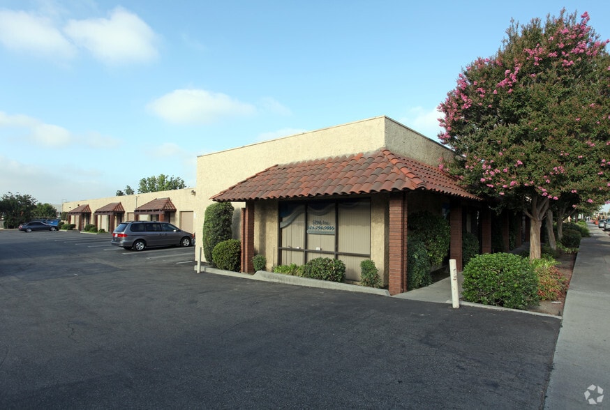 136-140 E Santa Clara St, Arcadia, CA for lease - Primary Photo - Image 1 of 7