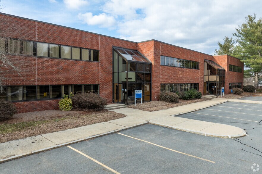 239 Littleton Rd, Westford, MA à vendre - Photo principale - Image 1 de 24