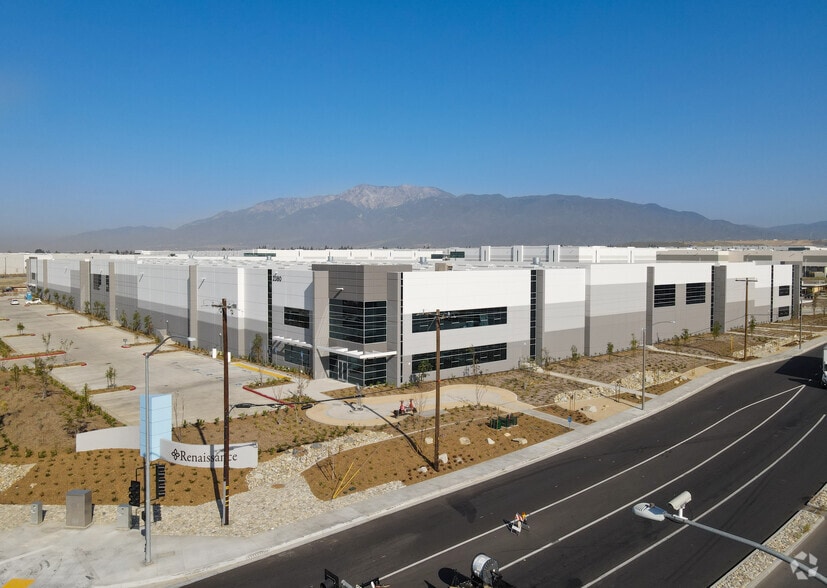 2380 W Base Line Rd, Fontana, CA for lease - Building Photo - Image 3 of 15