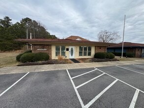4008 Mundy Mill Rd, Oakwood, GA for lease Building Photo- Image 2 of 12