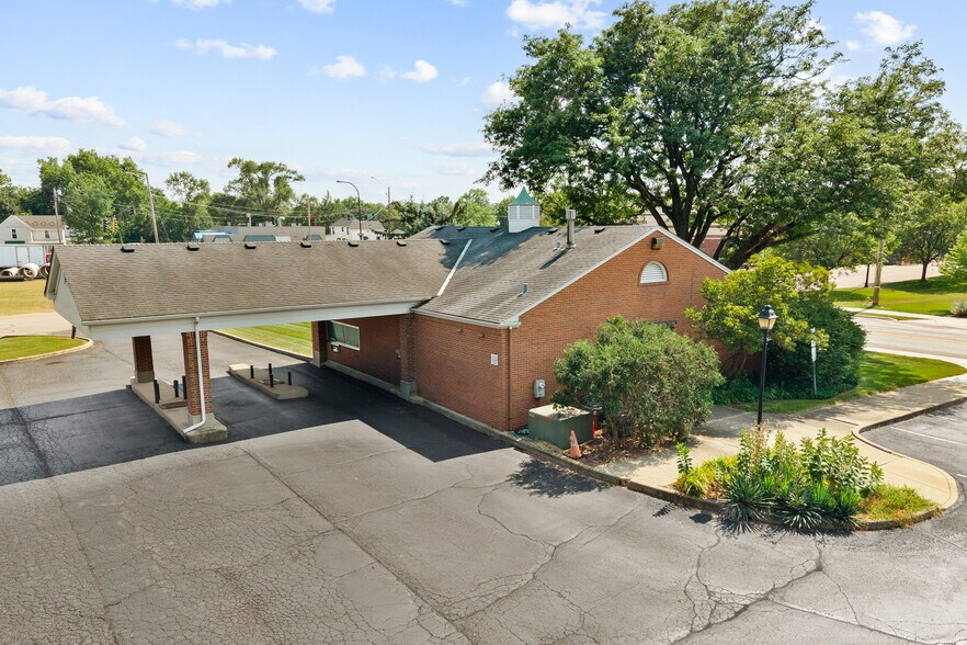 111 East Side Dr, Geneva, IL à vendre - Photo du bâtiment - Image 3 de 8
