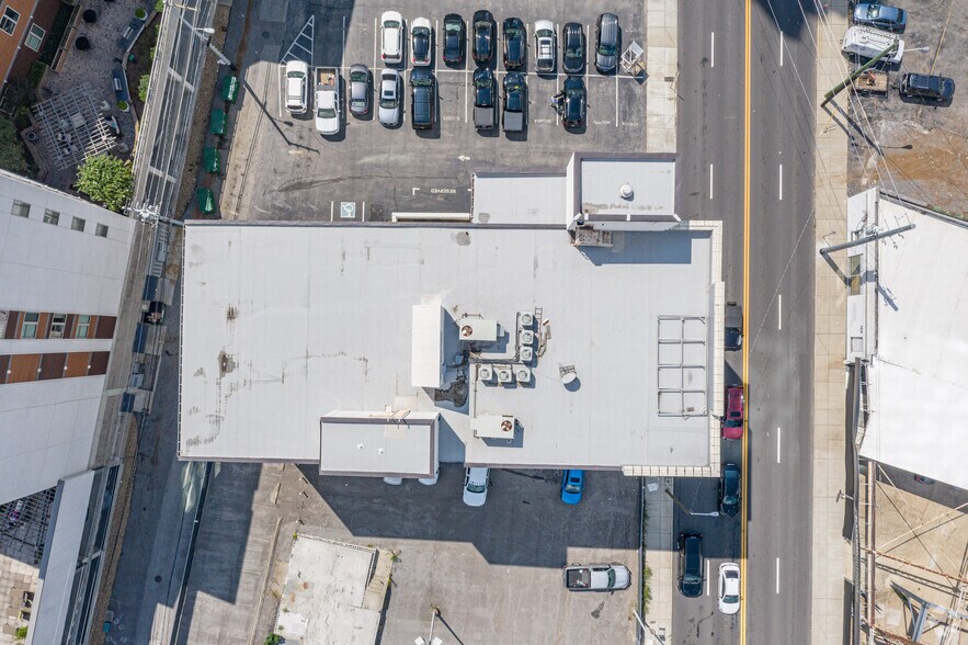 1625 Broadway, Nashville, TN à louer - Photo du bâtiment - Image 3 de 8