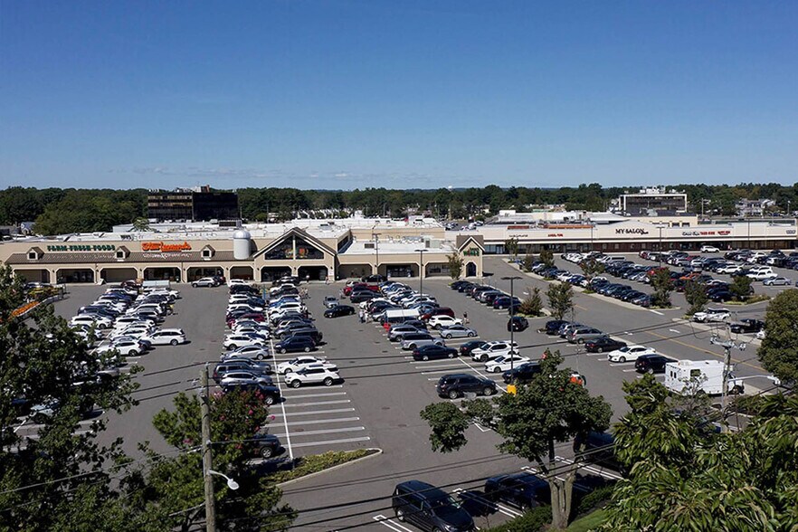 1901-1999 Front St, East Meadow, NY for lease - Building Photo - Image 1 of 3