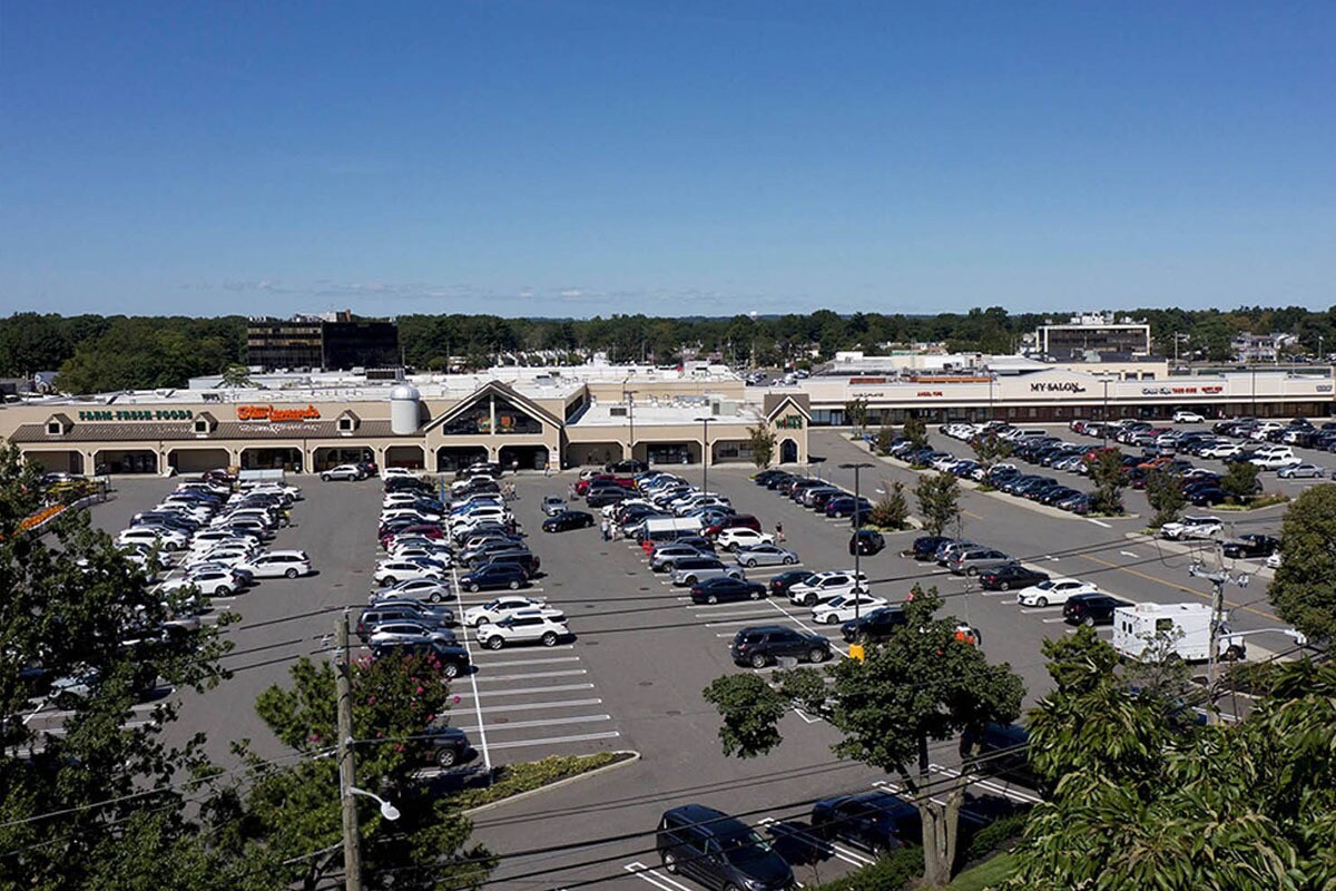 1901-1999 Front St, East Meadow, NY à louer Photo du bâtiment- Image 1 de 4