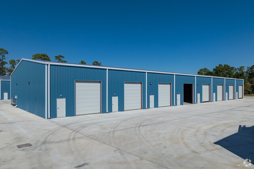 Timber Forest Business Park portefeuille de 3 propriétés à vendre sur LoopNet.ca - Photo principale - Image 2 de 3