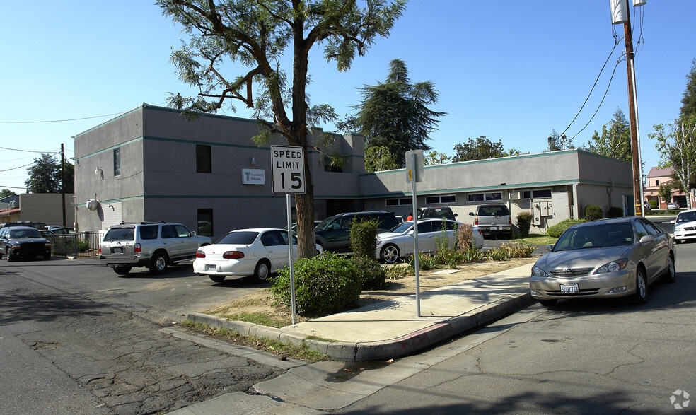1817 Truxtun Ave, Bakersfield, CA for sale - Building Photo - Image 3 of 3
