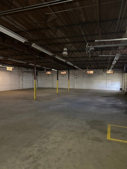 1900 E Holland Ave, Saginaw, MI à vendre - Photo intérieure - Image 2 de 43