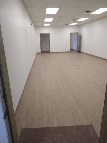 140 Point Judith Rd, Narragansett, RI for lease - Building Photo - Image 3 of 27