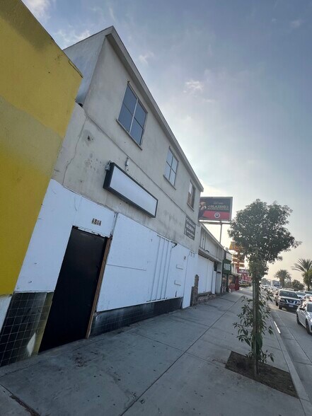 4810 Firestone Blvd, South Gate, CA à louer - Photo du bâtiment - Image 3 de 6