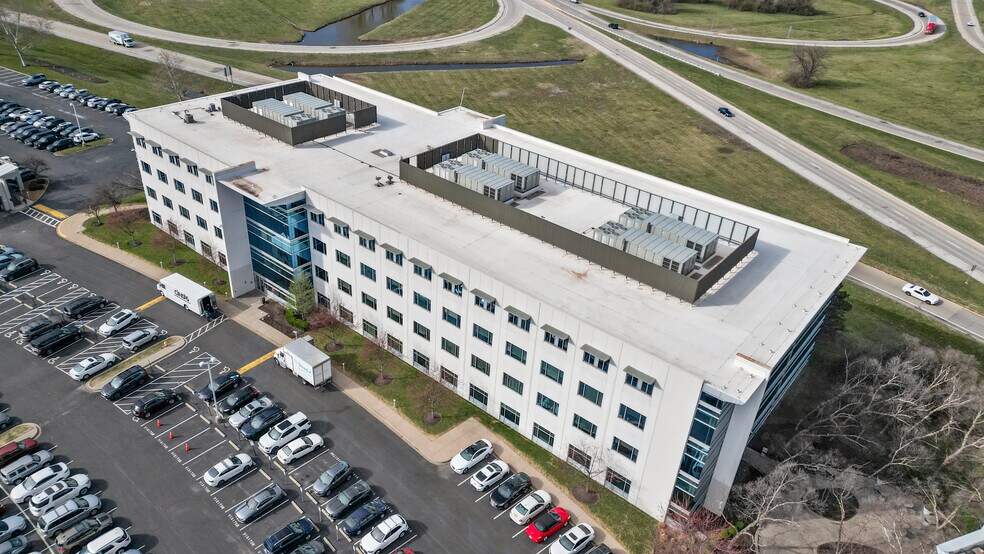 111 Corporate Office Dr, Earth City, MO for sale - Building Photo - Image 3 of 8