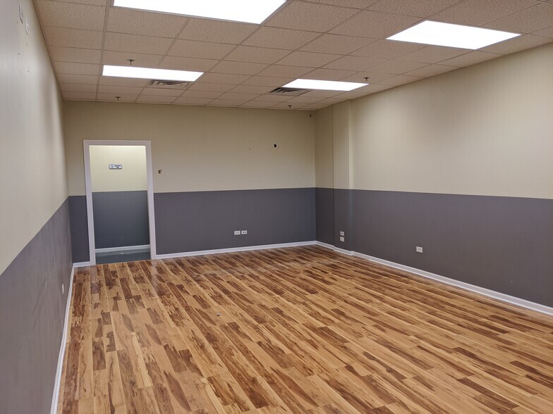 815-829 Campus Dr, Joliet, IL à louer - Photo intérieure - Image 3 de 7