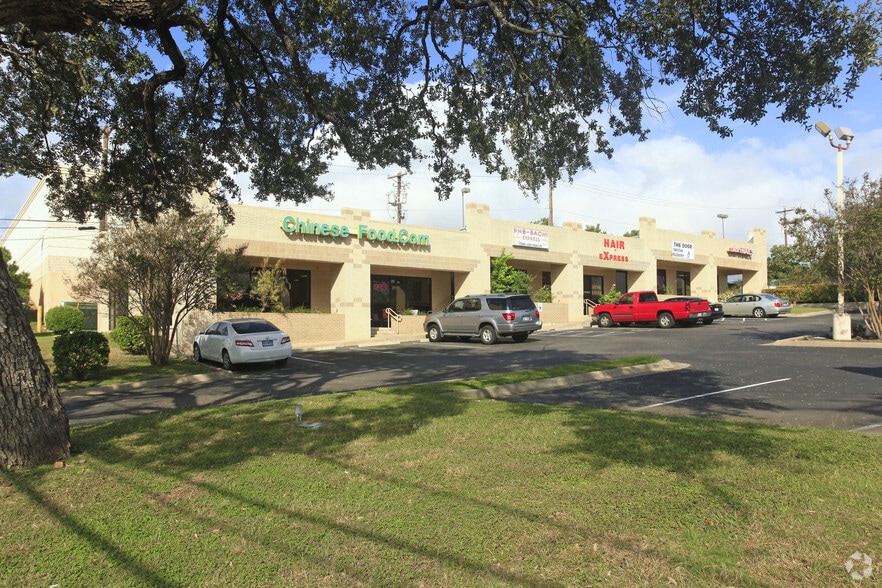 600 N Austin Ave, Georgetown, TX for lease - Primary Photo - Image 1 of 10