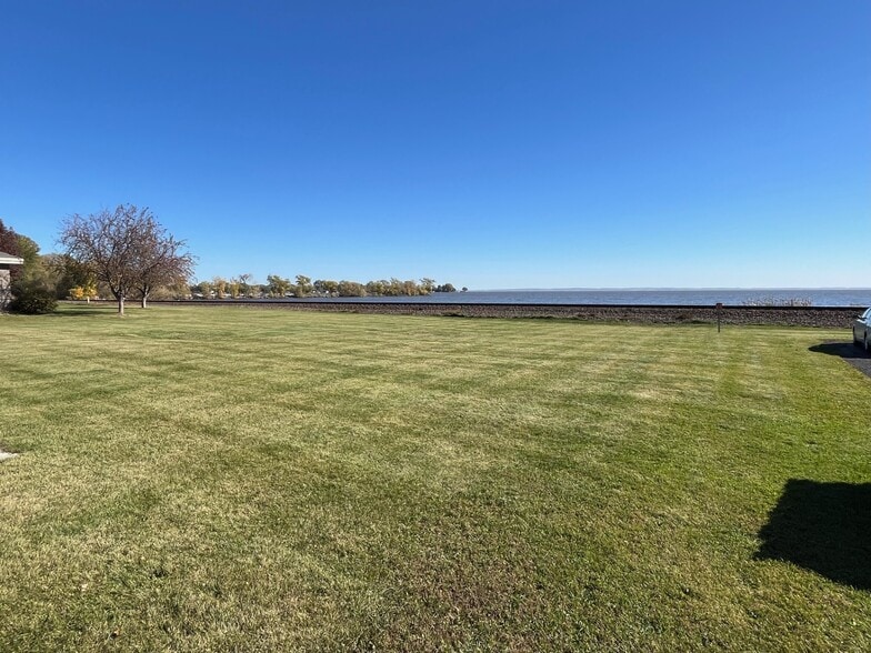 S Main St, Oshkosh, WI for sale - Building Photo - Image 2 of 8