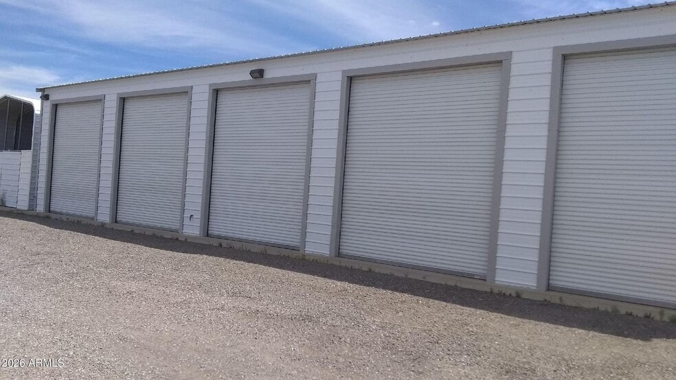 250 Kuehn St, Quartzsite, AZ à vendre - Photo du bâtiment - Image 2 de 3