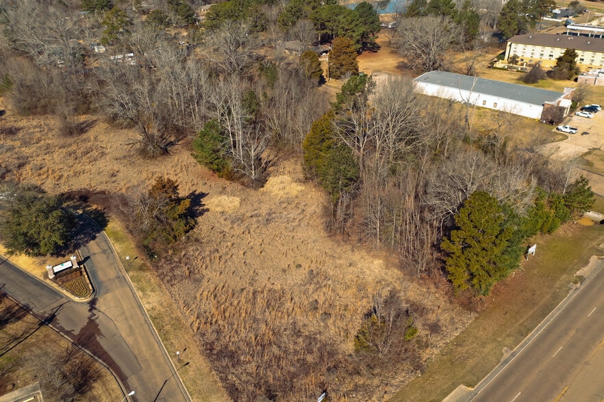594 Pearson Rd, Pearl, MS à vendre - Photo du bâtiment - Image 2 de 8