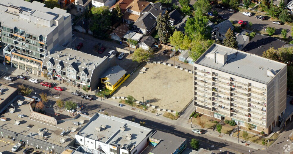 321 10 St NW, Calgary, AB à louer - Aérien - Image 2 de 2