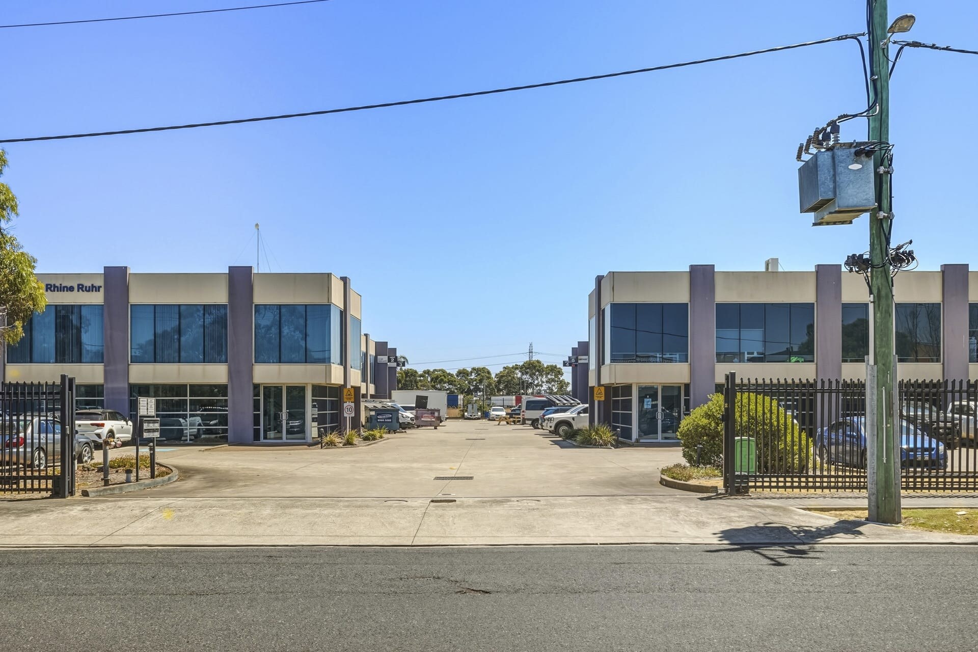 10-30 West Cct, Sunshine West for lease Primary Photo- Image 1 of 3