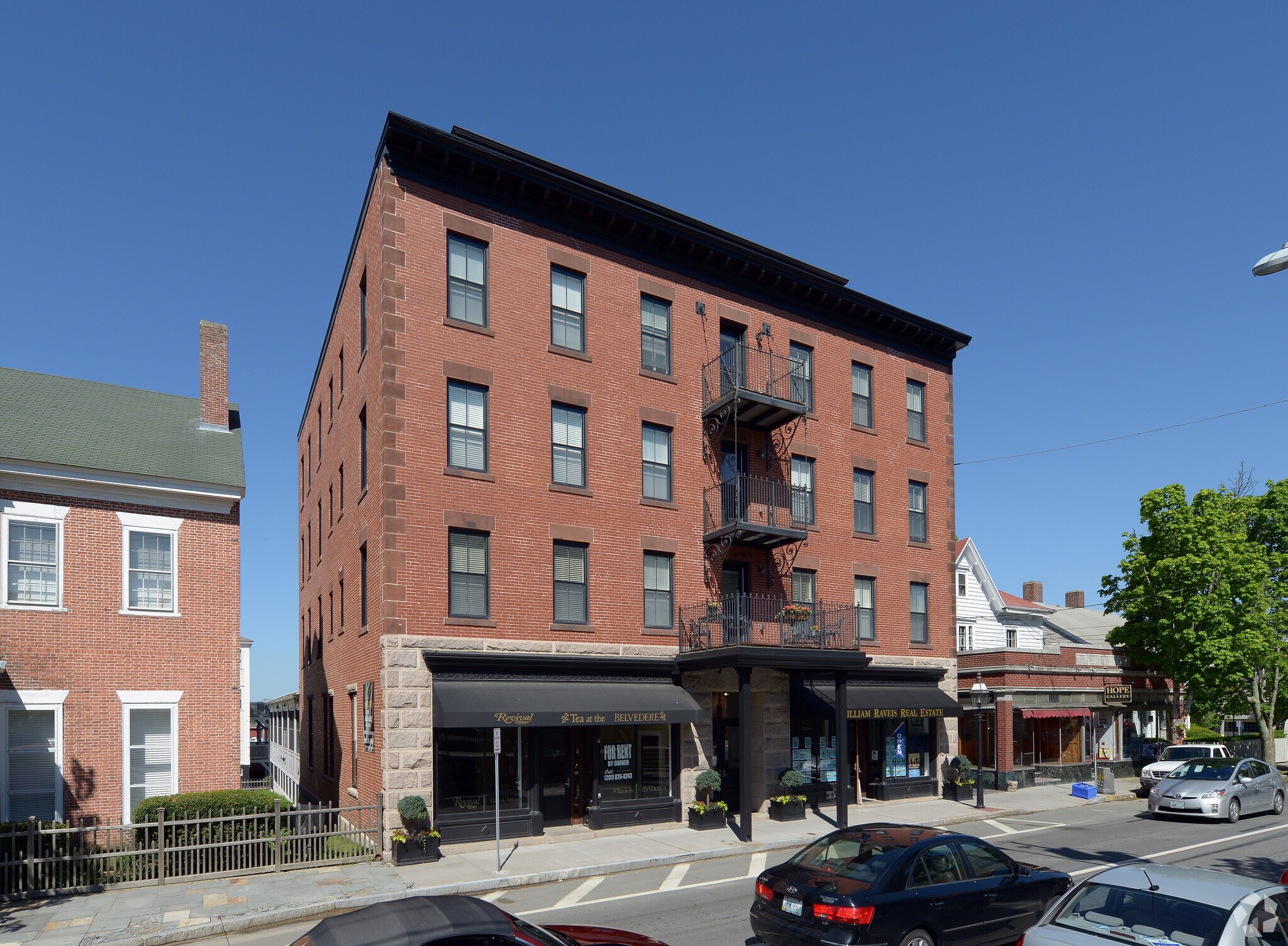 423 Hope St, Bristol, RI à vendre Photo principale- Image 1 de 9