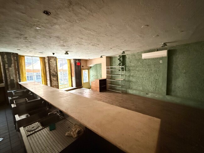 Plus de détails pour 53 Stone St, New York, NY - Commerce de détail à louer