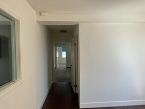 2102-2116 Wilshire Blvd, Santa Monica, CA for lease Interior Photo- Image 1 of 10