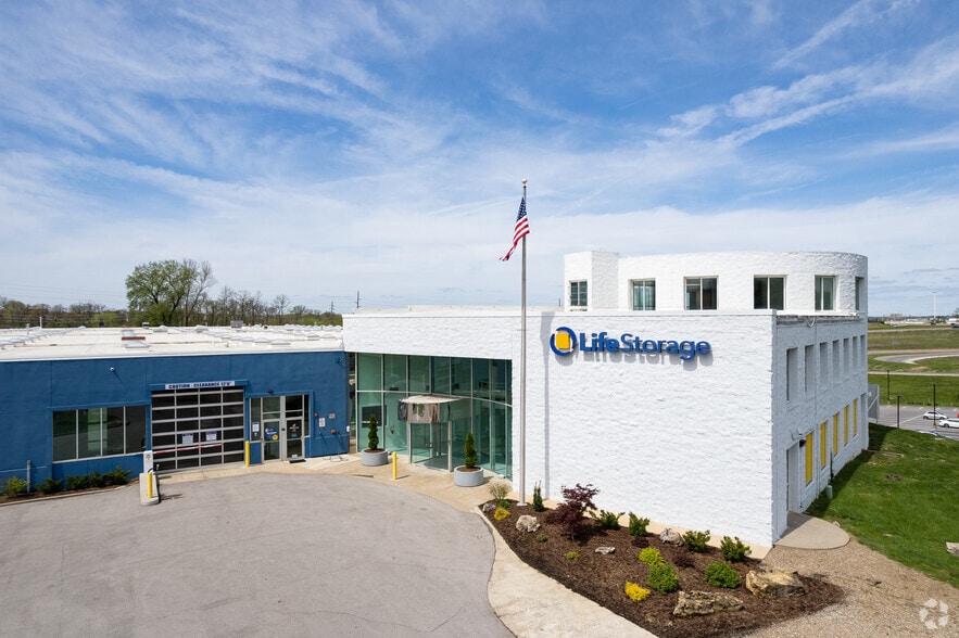 11100 Linpage Pl, Saint Louis, MO à louer - Photo principale - Image 1 de 12