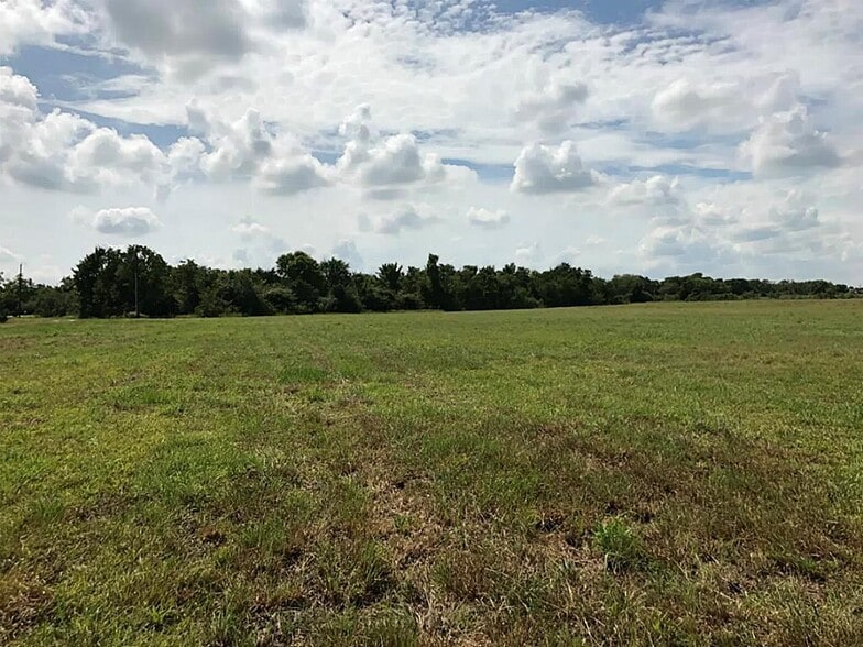 3210 Hwy 35, Alvin, TX for lease - Building Photo - Image 3 of 8