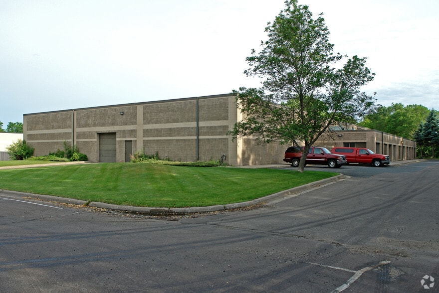 15 Yorkton Ct, Little Canada, MN for lease - Primary Photo - Image 1 of 12