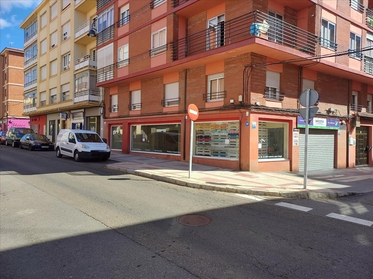 Calle Sancho Ordóñez, León, León for sale Building Photo- Image 1 of 12