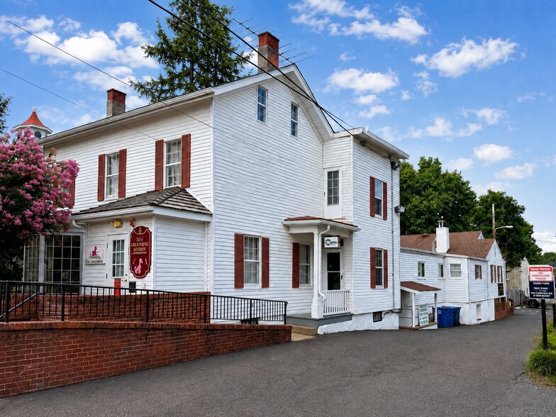 62 S Main St, Yardley, PA à louer - Photo du bâtiment - Image 2 de 17