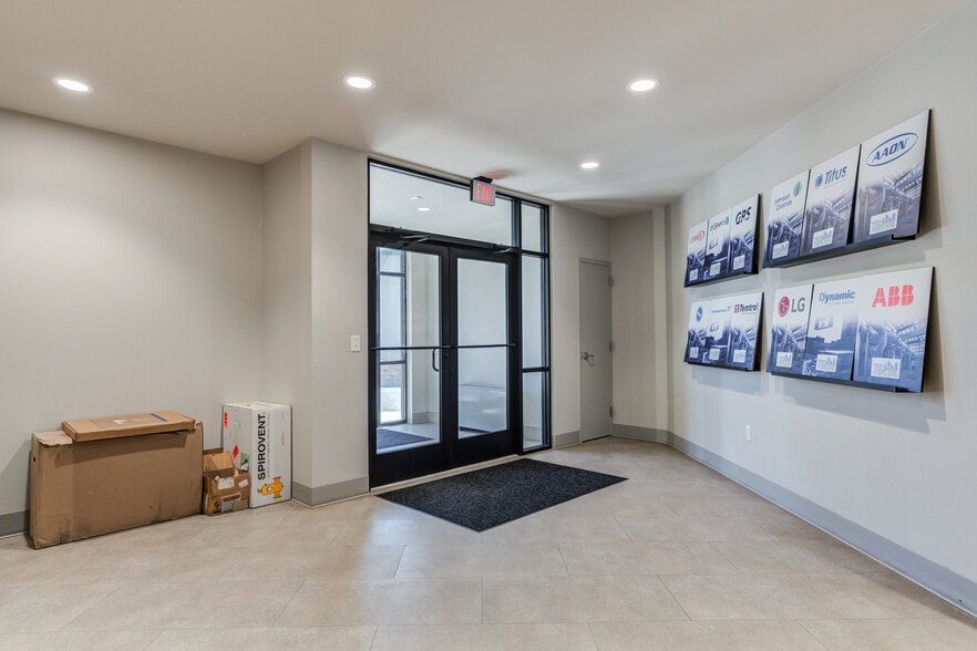 2405 114th St, Lubbock, TX à vendre - Photo du bâtiment - Image 2 de 45