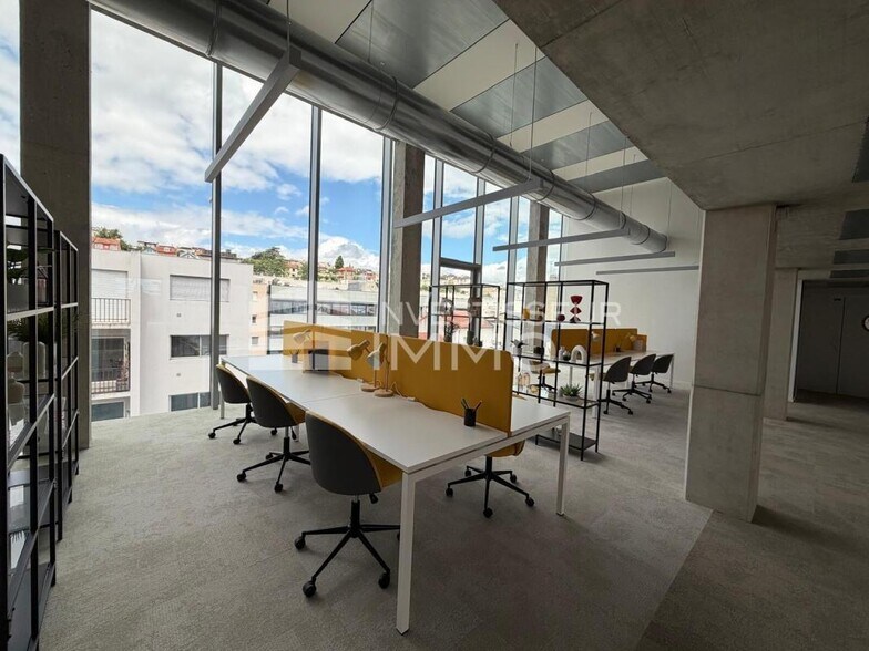 Bureau dans Suresnes à louer - Photo du bâtiment - Image 3 de 6