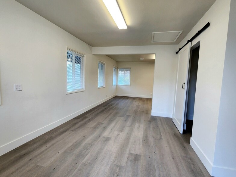 1511 Pontius Ave, Los Angeles, CA à louer - Photo du bâtiment - Image 2 de 14