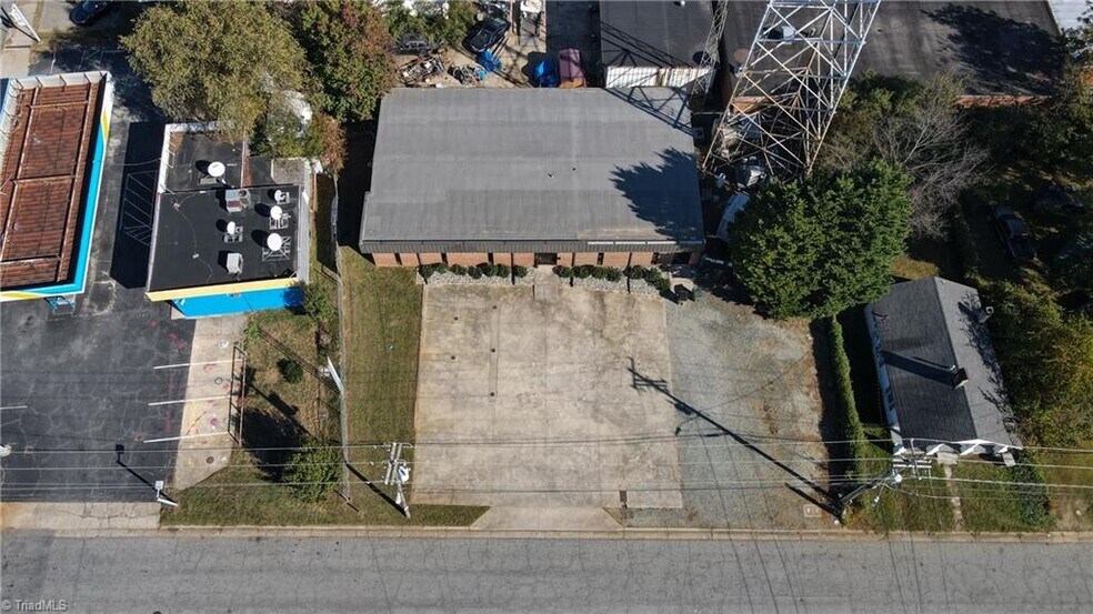 1007 Warren St, Greensboro, NC à vendre - Photo du bâtiment - Image 2 de 6