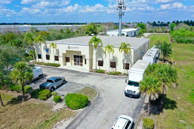 Plus de détails pour 14230 Jetport Loop W, Fort Myers, FL - Industriel à vendre
