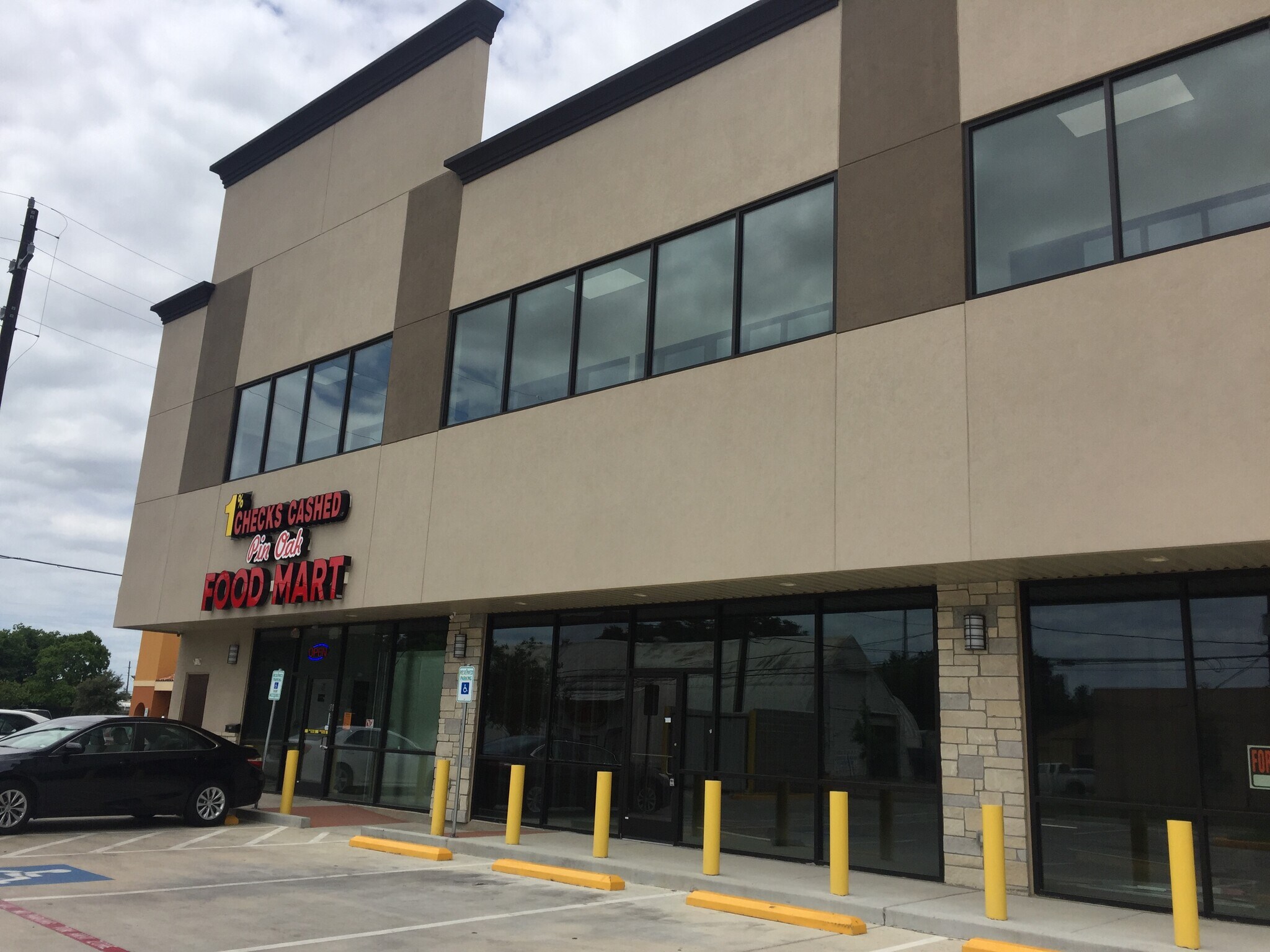 701 Pin Oak Rd, Katy, TX à louer Photo principale- Image 1 de 26