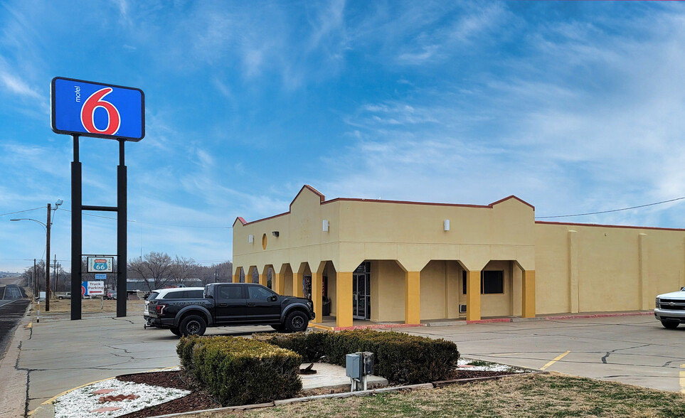 1006 E 12th St, Shamrock, TX for sale - Building Photo - Image 1 of 13