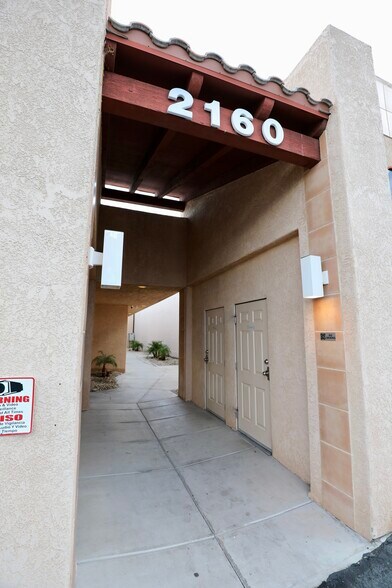 2160 McCulloch Blvd N, Lake Havasu City, AZ à vendre - Photo du bâtiment - Image 3 de 13