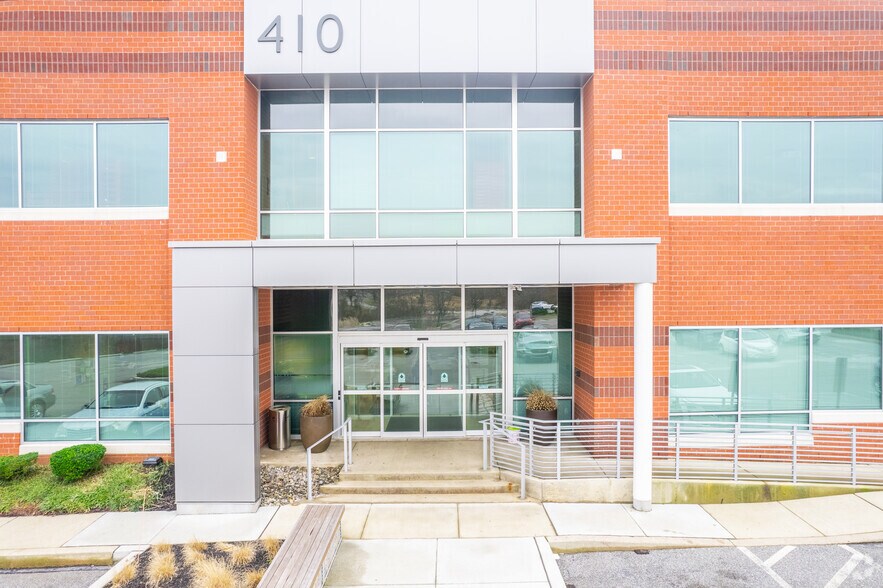 410 Linfield Trappe Rd, Royersford, PA à louer - Photo du bâtiment - Image 3 de 5