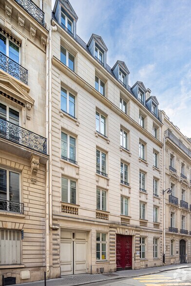 8 Rue Cambacérès, Paris à louer - Photo du bâtiment - Image 2 de 3