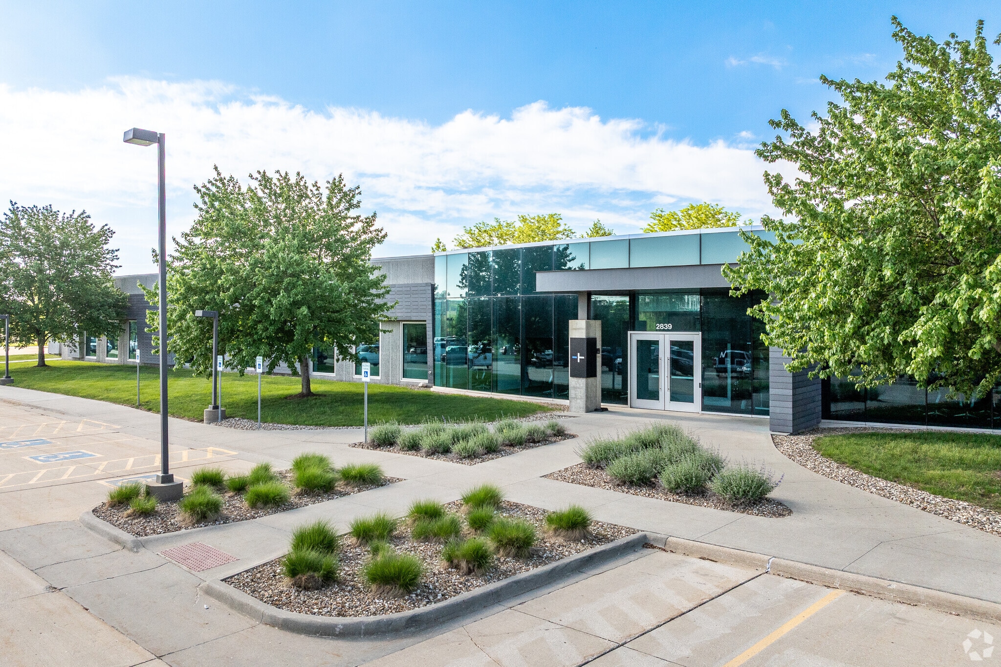 2839 Northgate Dr, Iowa City, IA for lease Primary Photo- Image 1 of 24