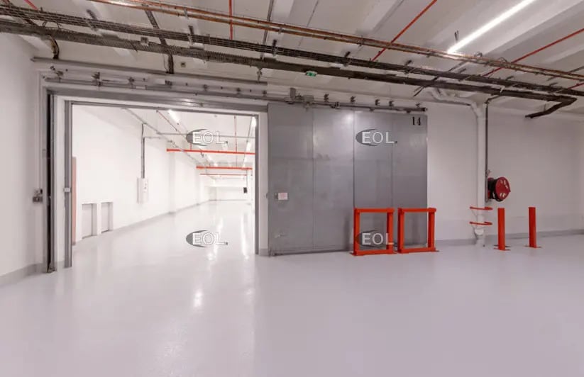 Flex in Paris for lease - Interior Photo - Image 2 of 12