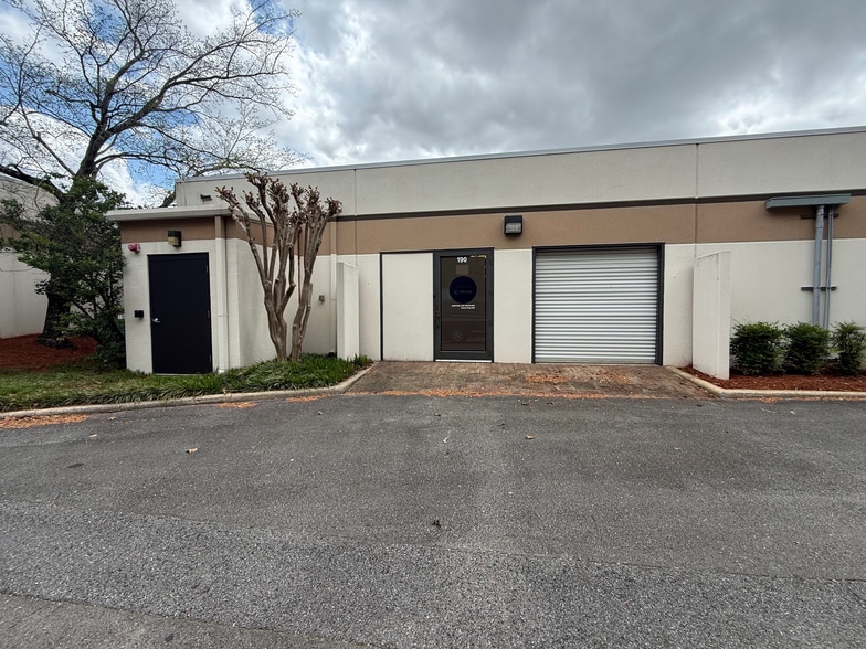 140 Oxmoor Blvd, Birmingham, AL for lease - Interior Photo - Image 2 of 5