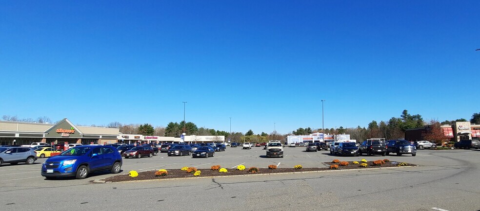 251 Kennedy Memorial Dr, Waterville, ME à louer - Photo du bâtiment - Image 3 de 5