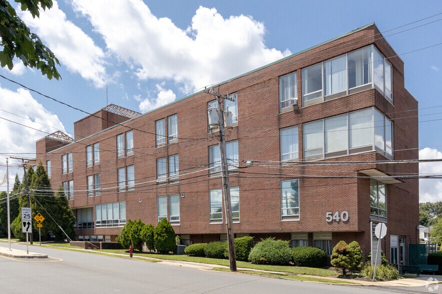 540 Bordentown Ave, South Amboy, NJ à louer - Photo du bâtiment - Image 1 de 9