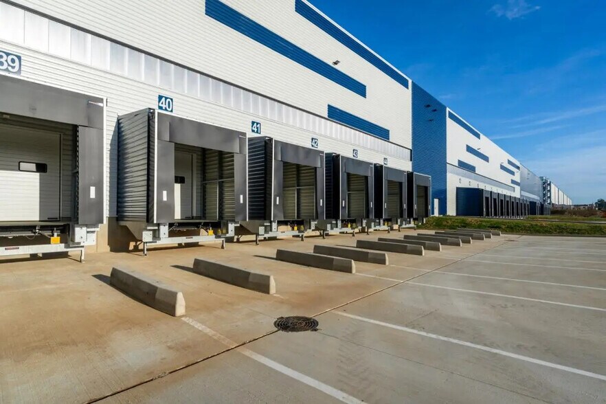 Industrial in Villenoy for lease - Building Photo - Image 2 of 9