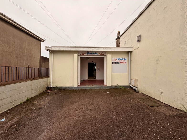 21 Carlton Rd, Torquay for sale - Primary Photo - Image 1 of 6