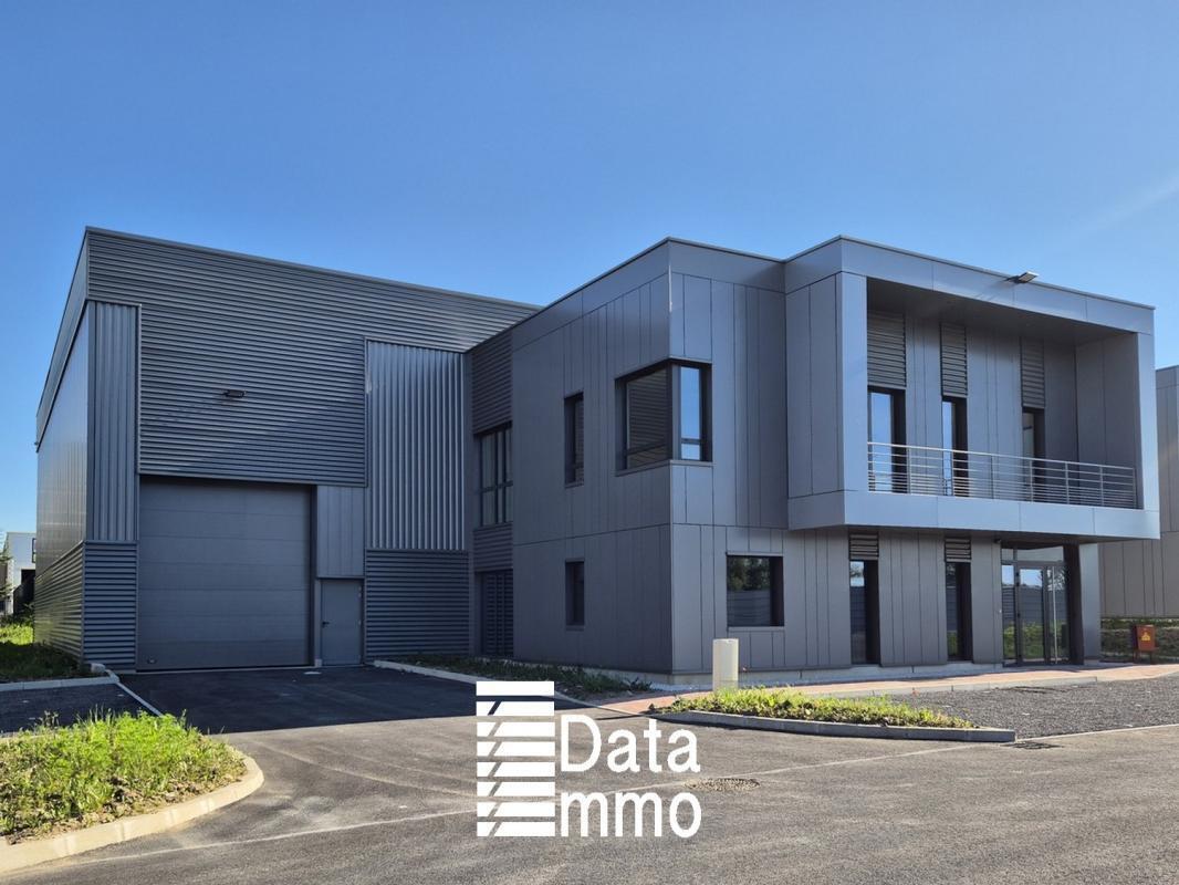 Industrial in Courtry for lease Building Photo- Image 1 of 11