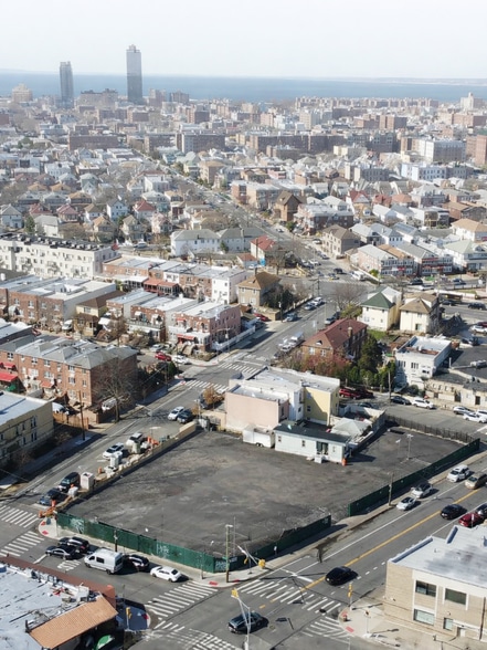 166 Kings Hwy, Brooklyn, NY for sale - Primary Photo - Image 1 of 2